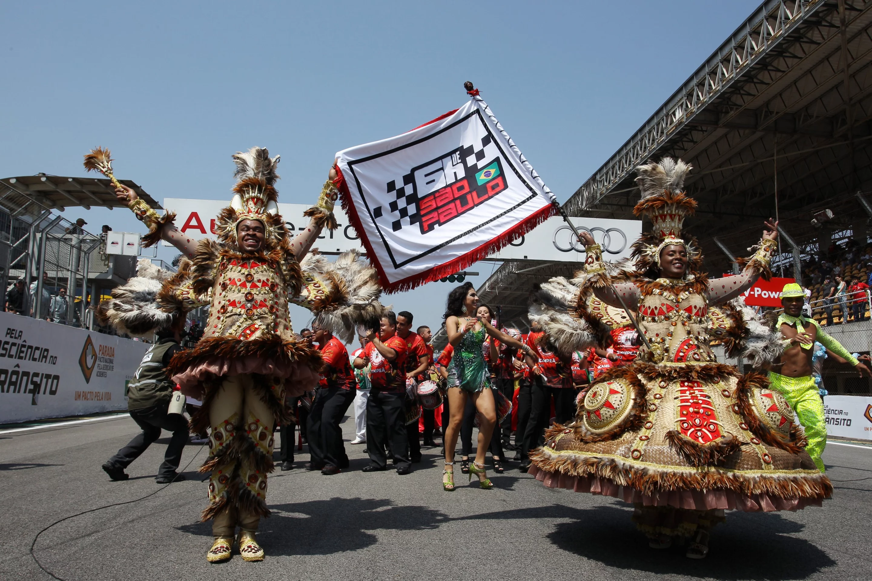 Typical Brazilian flair prior to the beginning of the event