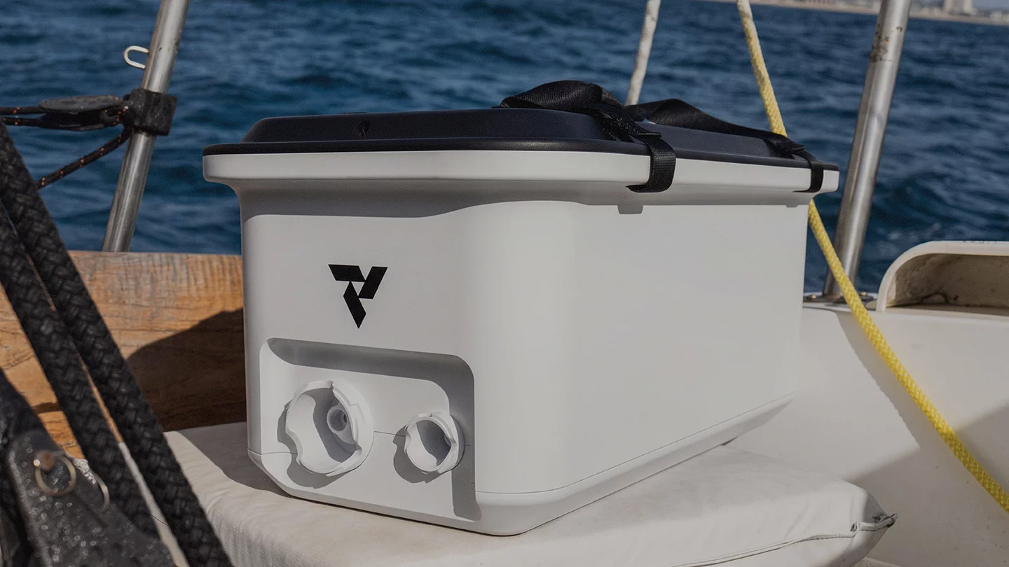 This reverse osmosis machine is said to be able to handle both freshwater and saltwater sources