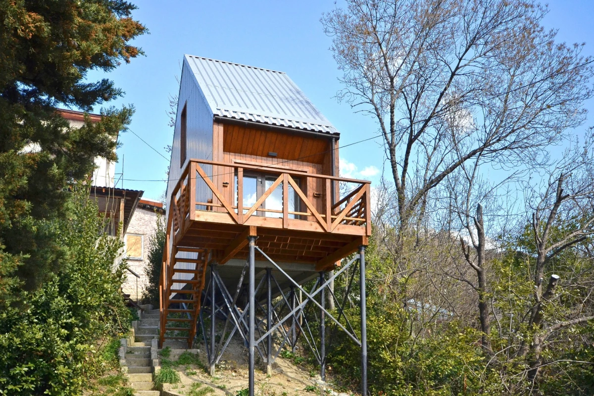 The S22 can run off-the-grid with solar power