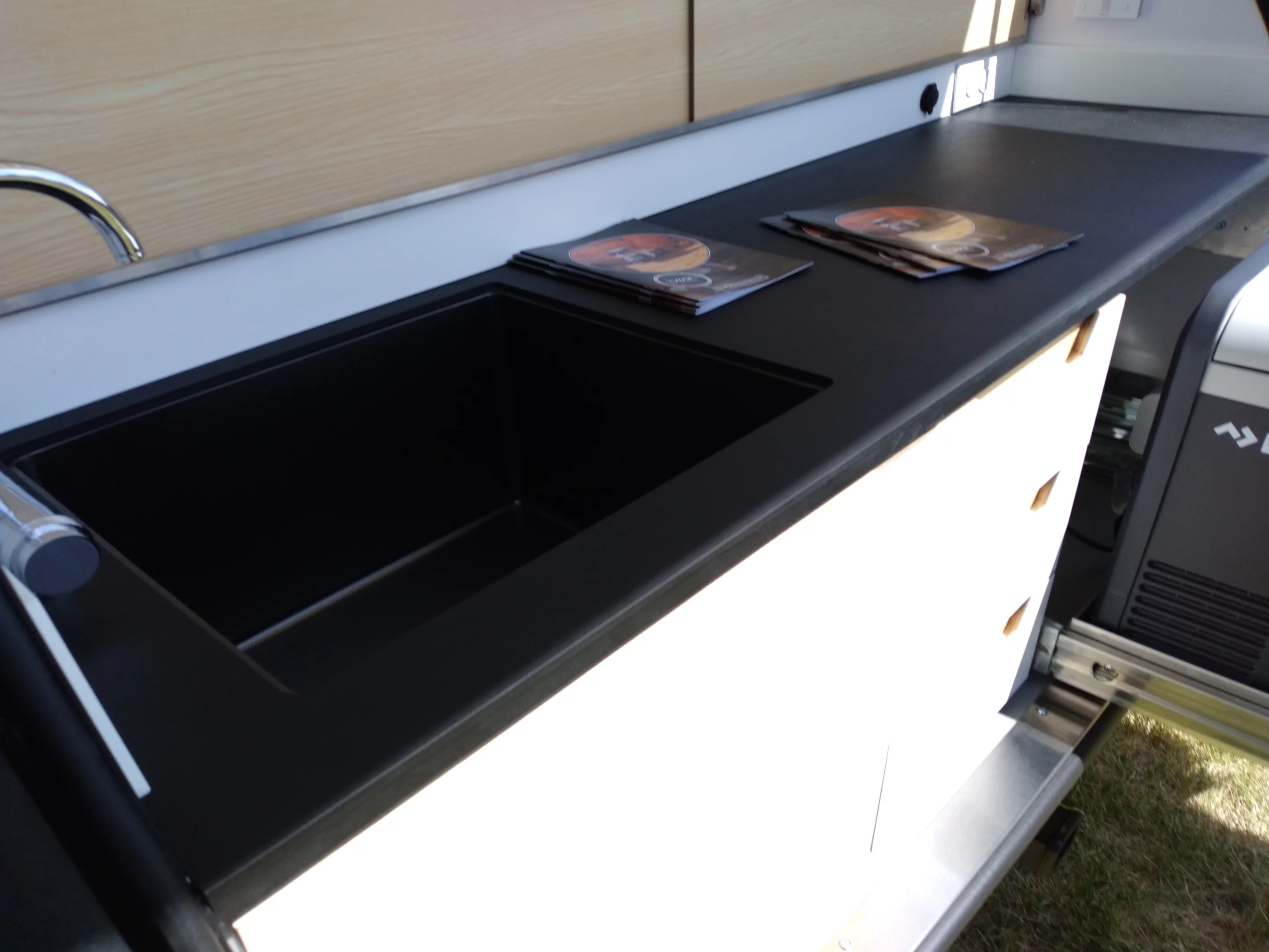 Drop the sink lid in and you have a full-width worktop