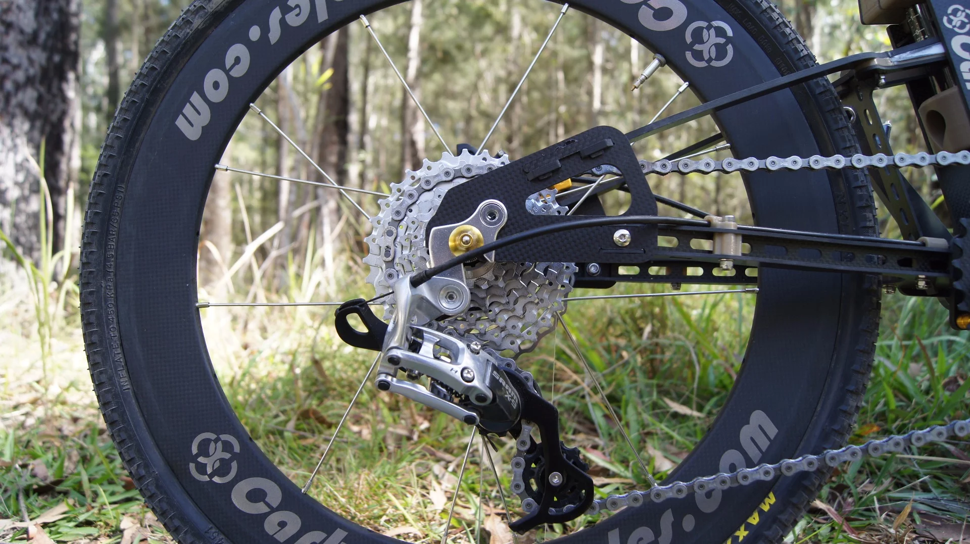 The Mad 6 features SRAM 1 x 9 gearing