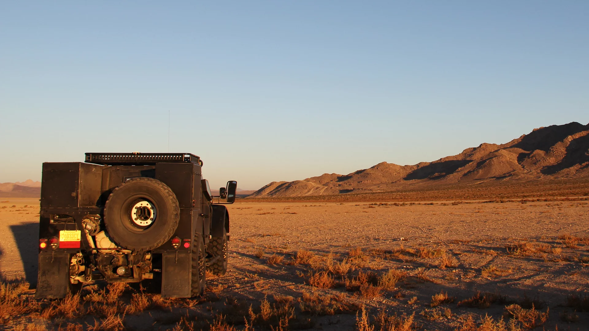 The Oshkosh LCV Concept runs a diesel-electric hybrid powertrain