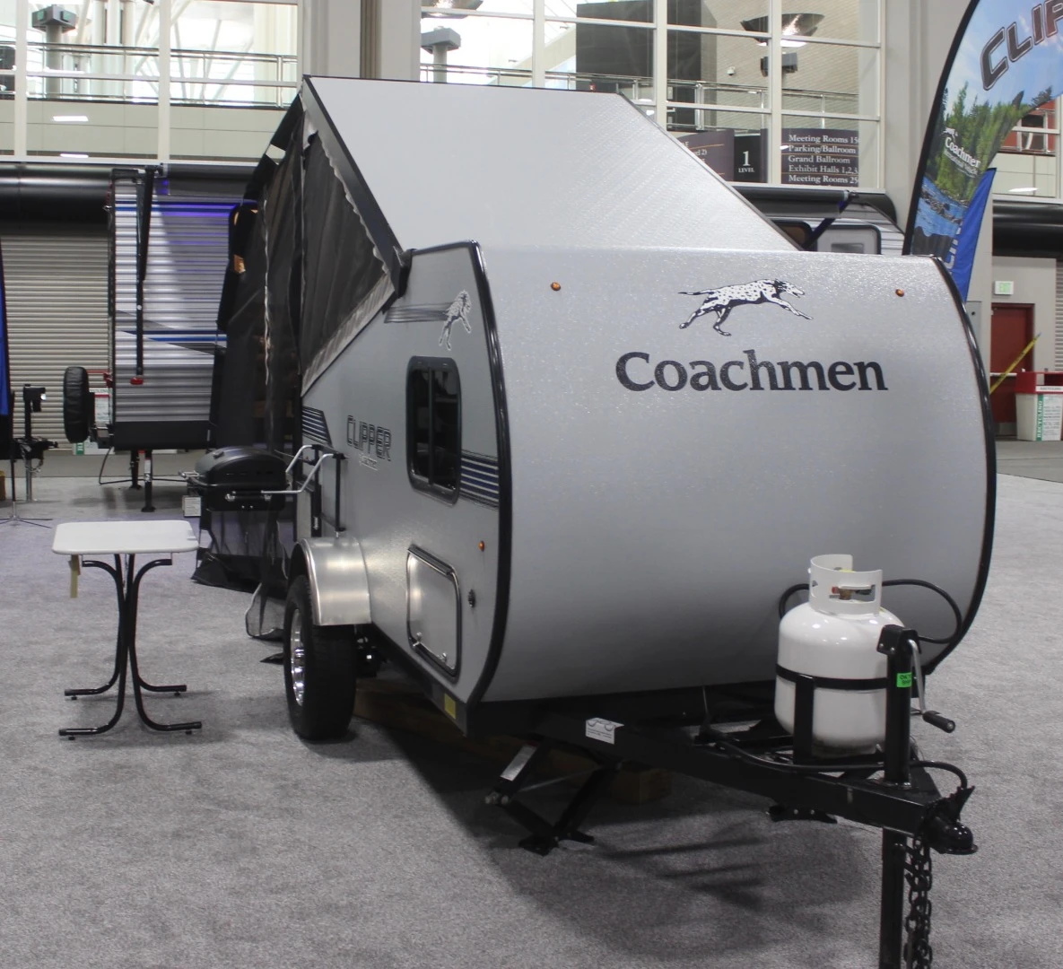 The Coachmen Clipper Express 9.0TD weighs 1,080 lb (490 kg)