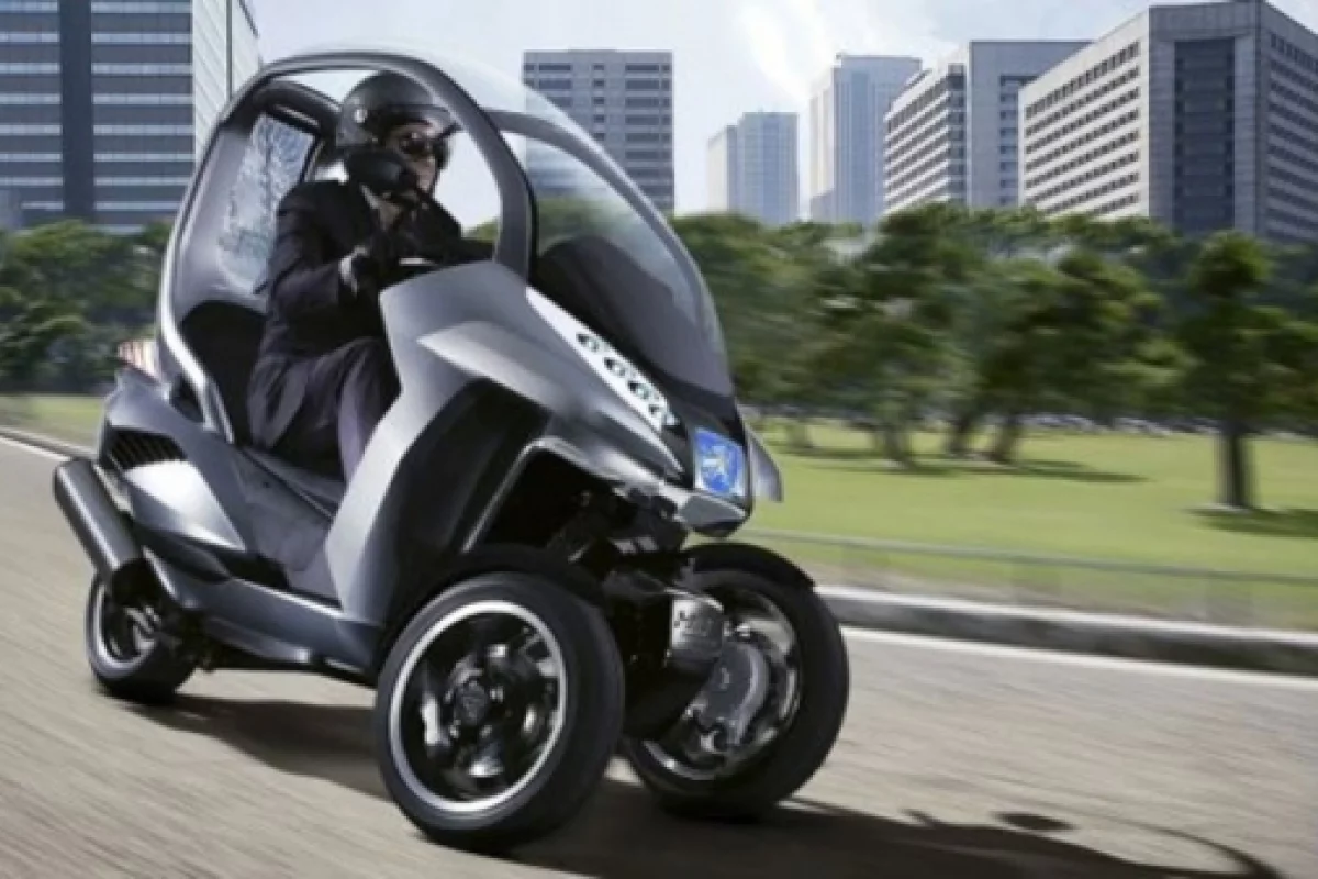 Peugeot's HYmotion3 compressor concept vehicle