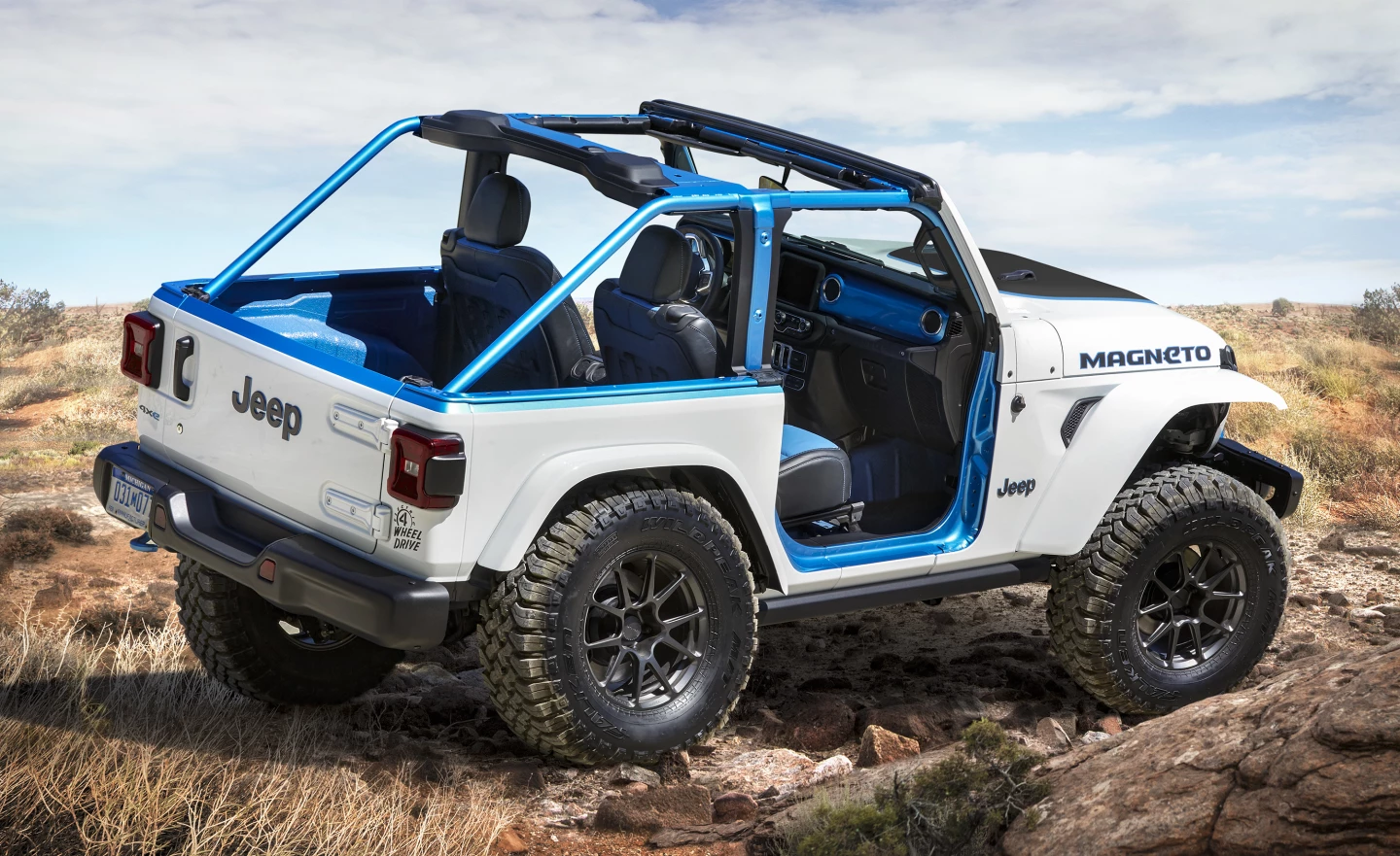 The Jeep Wrangler Magneto concept trades out the Pentastar V6 for a similarly specced electric motor and carefully placed battery packs