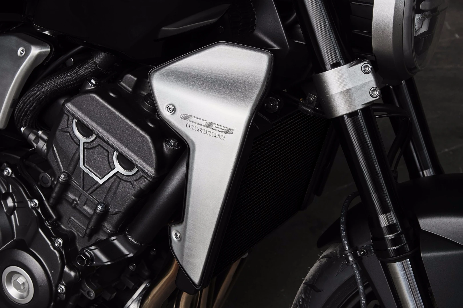 The 2018 Honda CB1000R runs on a Fireblade engine that has been detuned from 189 hp (141 kW) down to 143.5 hp (107 kW)
