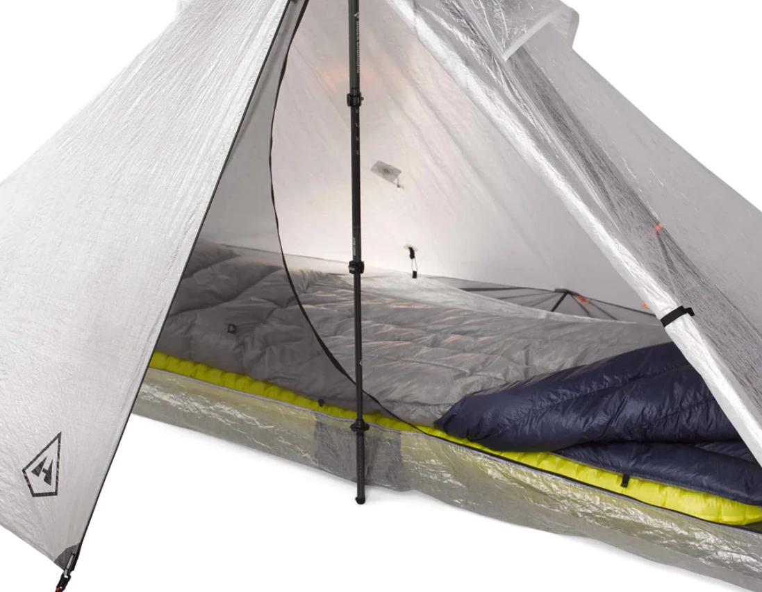 On warm, clear nights, Mid 1 users can keep the vestibule door open for better ventilation