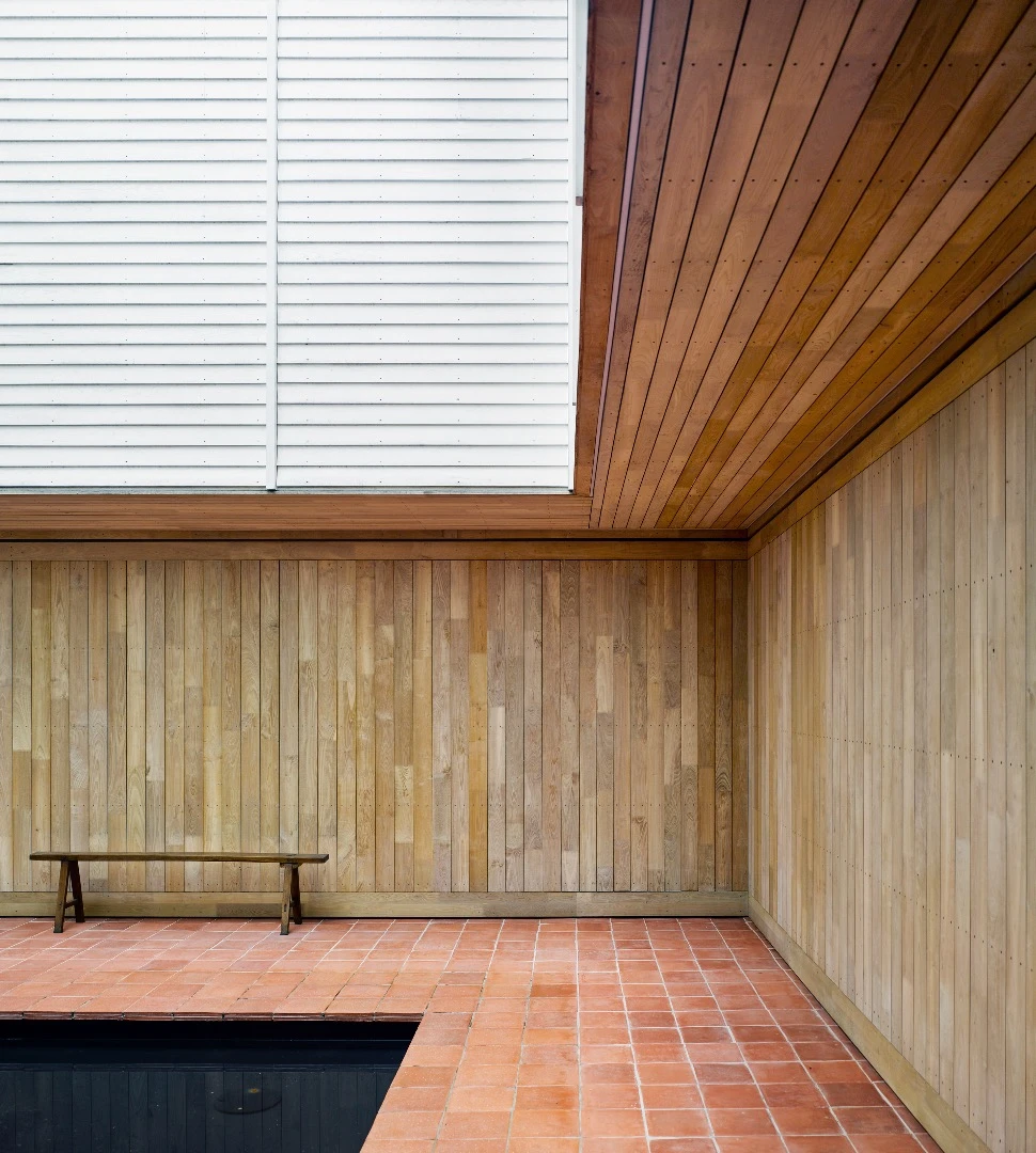 "The jury was impressed with how Macdonald Wright Architects had manipulated space and scale to balance the need for grandeur with intimacy – from the soaring spaces of the piano nobile to the living spaces partially embedded in the hillside below," continue RIBA's judges