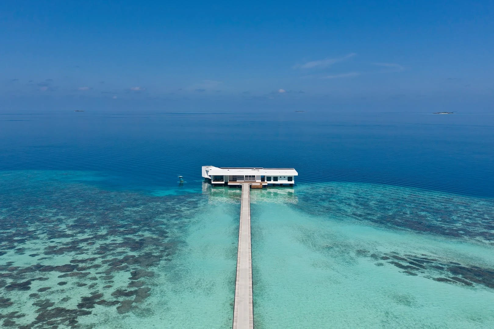 The Muraka consists of a large suite above the waves and a smaller one beneath