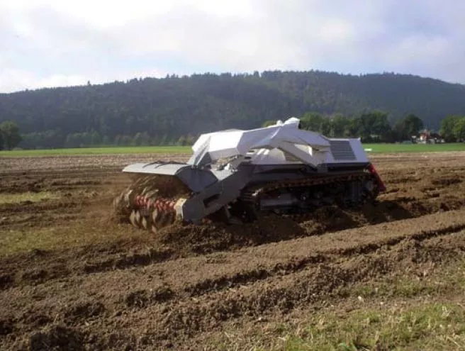 The D-3 is a robotic vehicle that uses a chain flail or tiller to detonate land mines (Photo: DIGGER DTR)