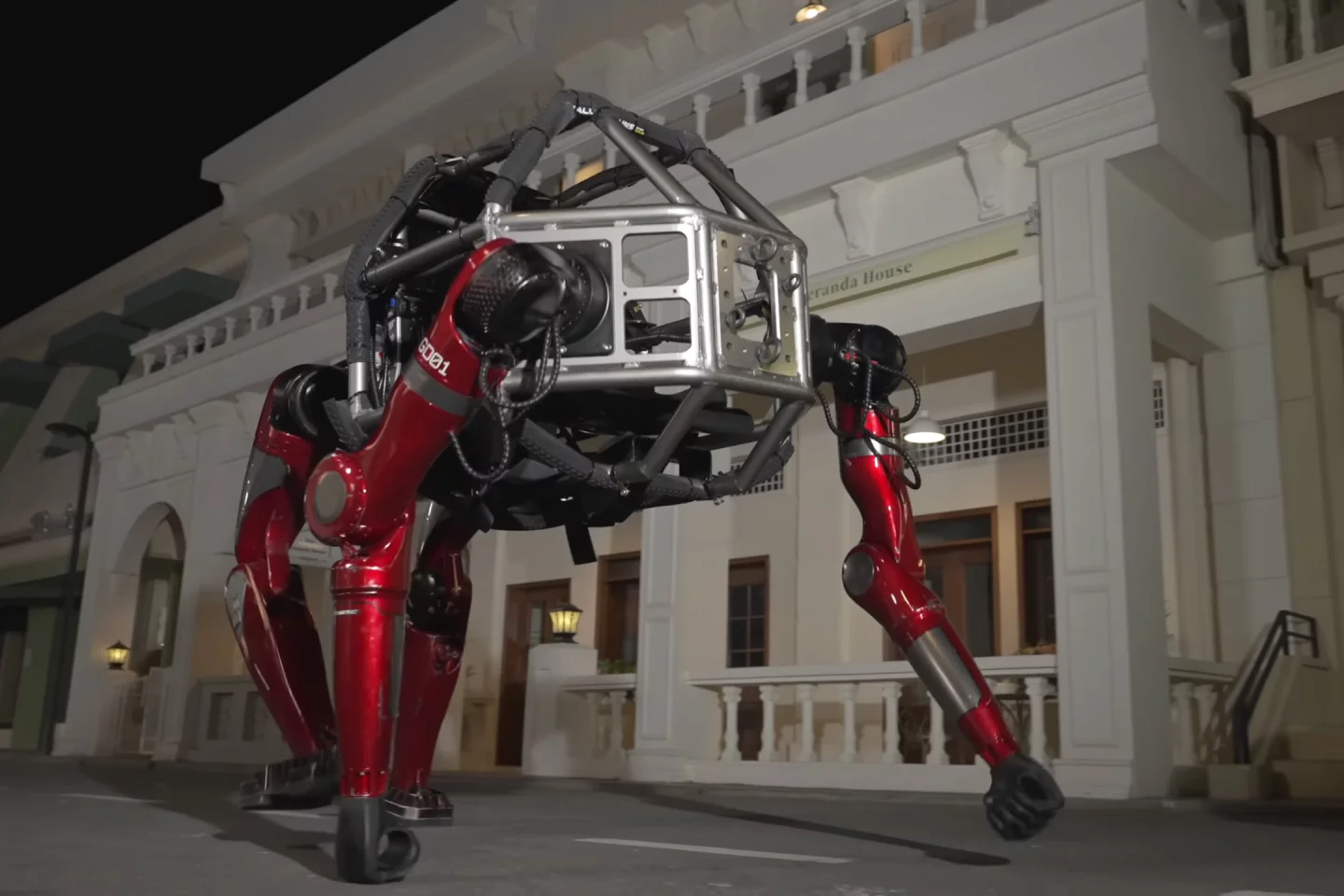 If its height presents a challenge, the GD01 can get to crawling like a gorilla