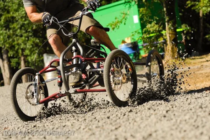 The Athos mixes a bicycle and a quad