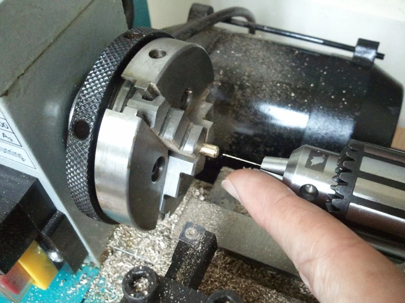 Machining the MakiBox's plastic extruder on a lathe