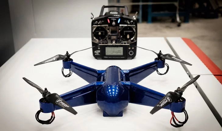 The finished quadcopter does indeed fly, and is described as being "extremely rugged"