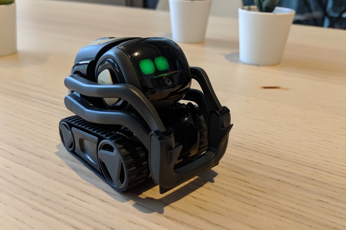 Hands On With Vector Anki S New Emotive Home Assistant Robot
