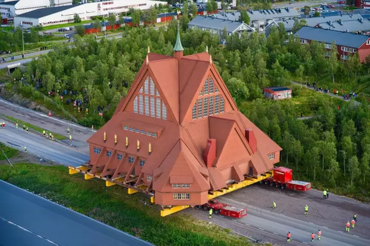 Kiruna Church was moved at a speed of just 0.5 km (0.31 miles) per hour over two days