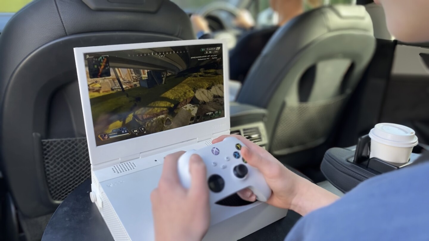 xScreen turns the Xbox Series S into a "portable" laptop