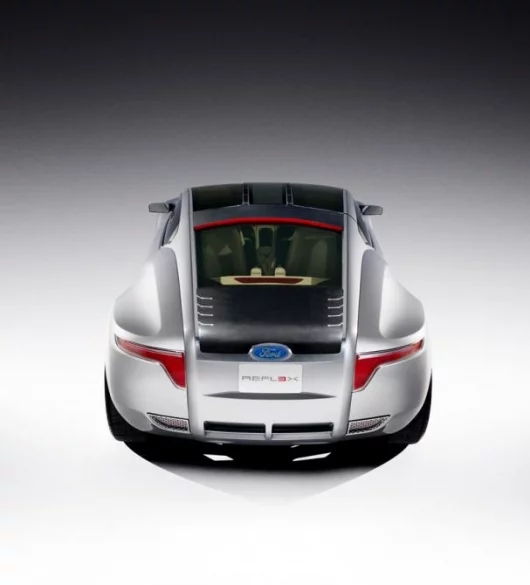 The Ford Reflex concept showcases exposed low-voltage circuitry on the roof glass and rear hatch.
