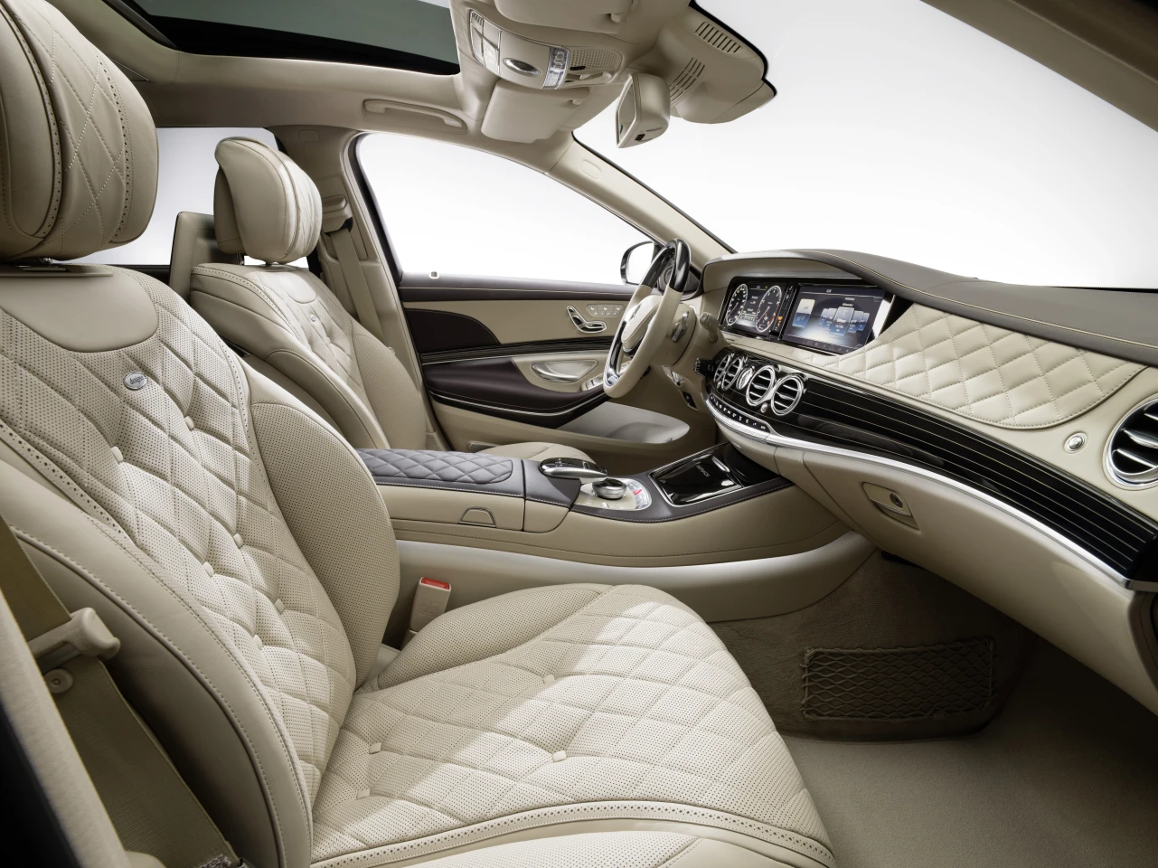 The Mercedes-Maybach S-class cockpit