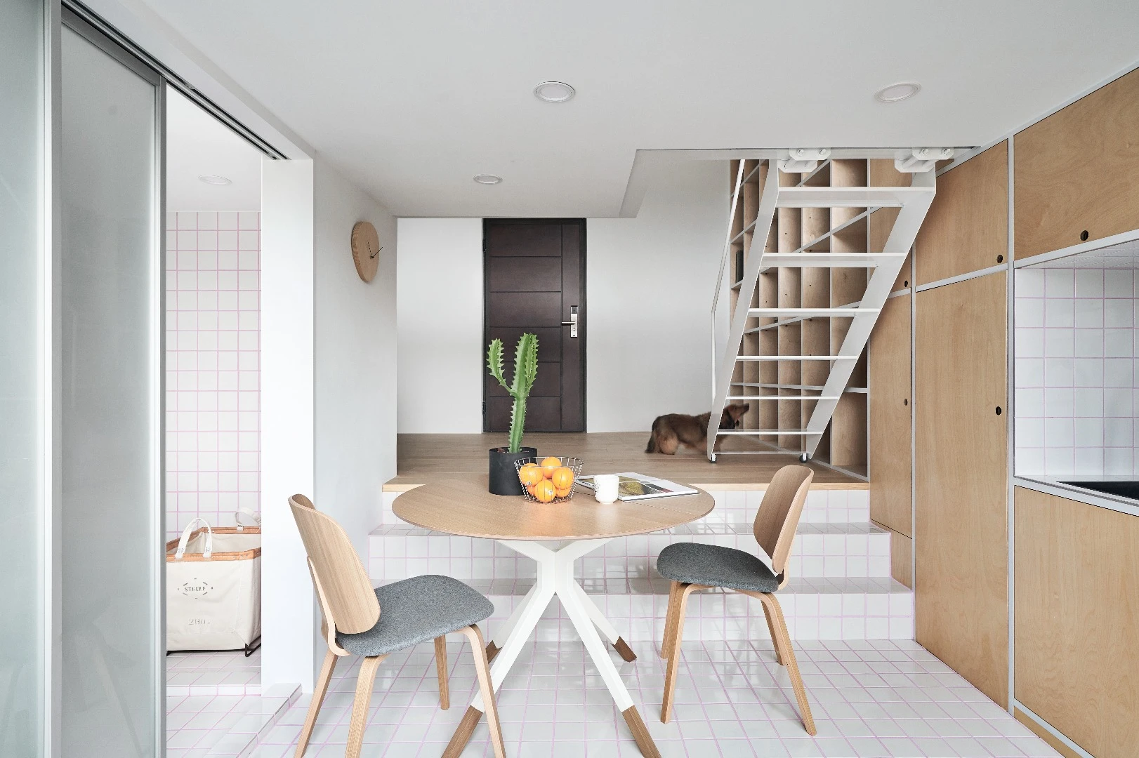The Muzha Micro Flat is a 33-sq m (335-sq ft) unit in the Muzha district of Taipei
