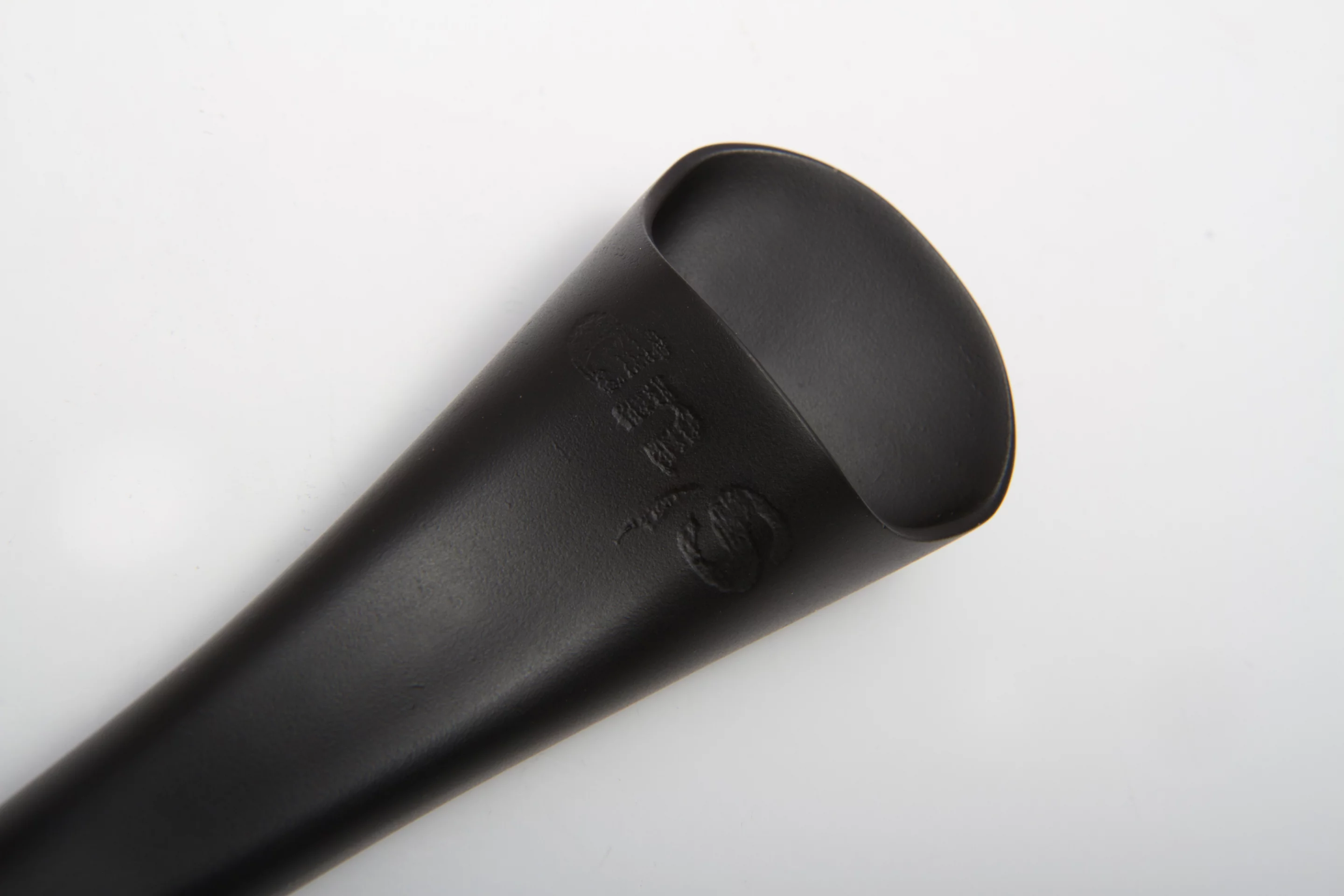 The S'up Spoon has a concave dip in the top to provide a better grip for improved handling