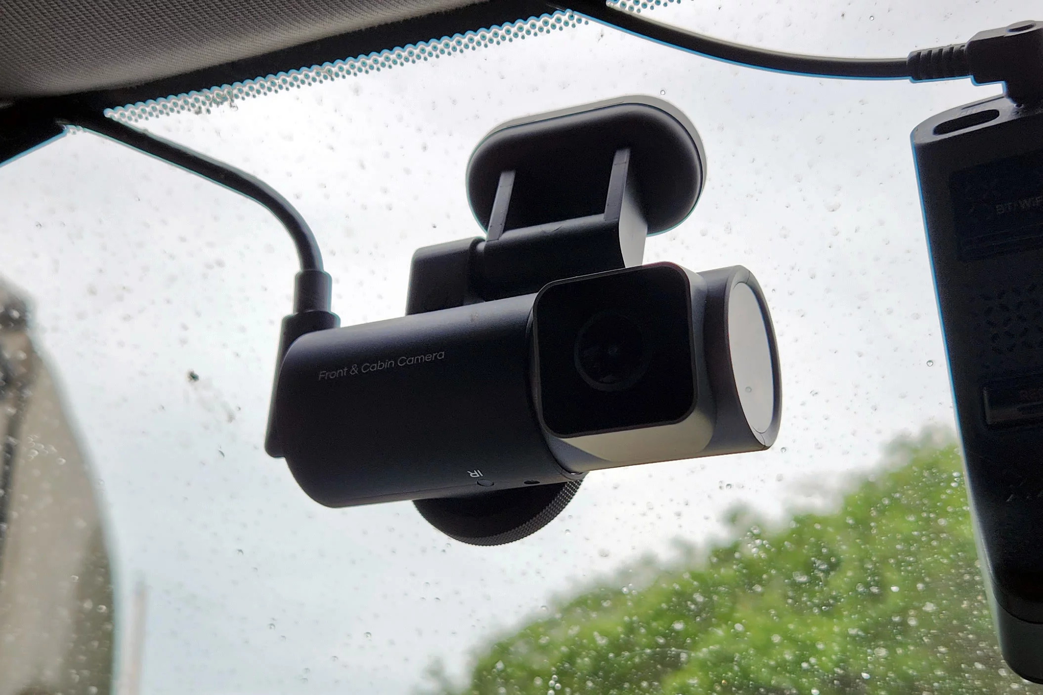 The front facing + cabin camera look very much like the 5S's rear + cabin unit. I'm willing to bet that that's exactly what it is, considering the resolution specs.