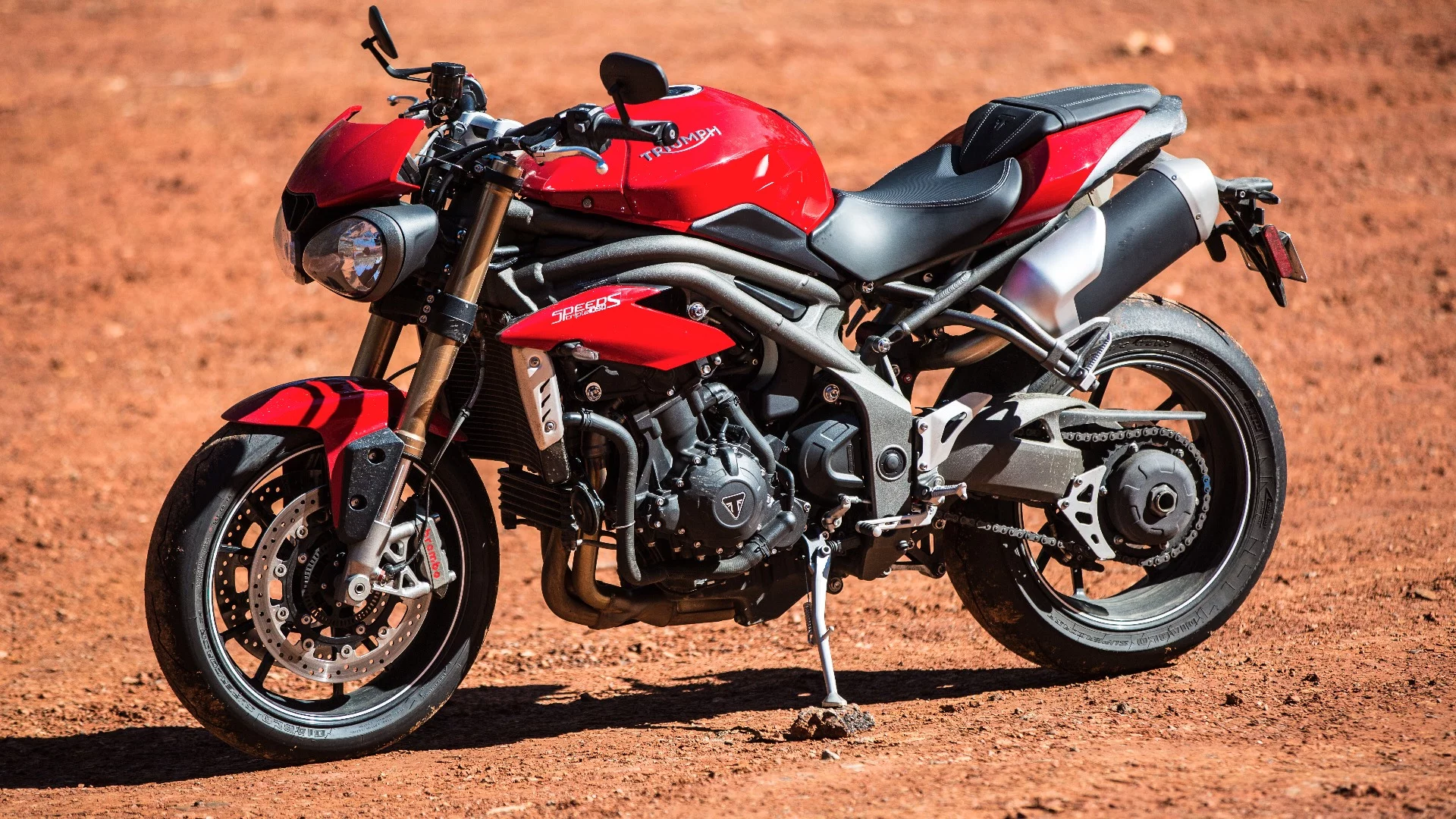 Triumph Speed Triple S: I'd criticise the weight balance front to rear - I think this bike needs to be nose heavier.