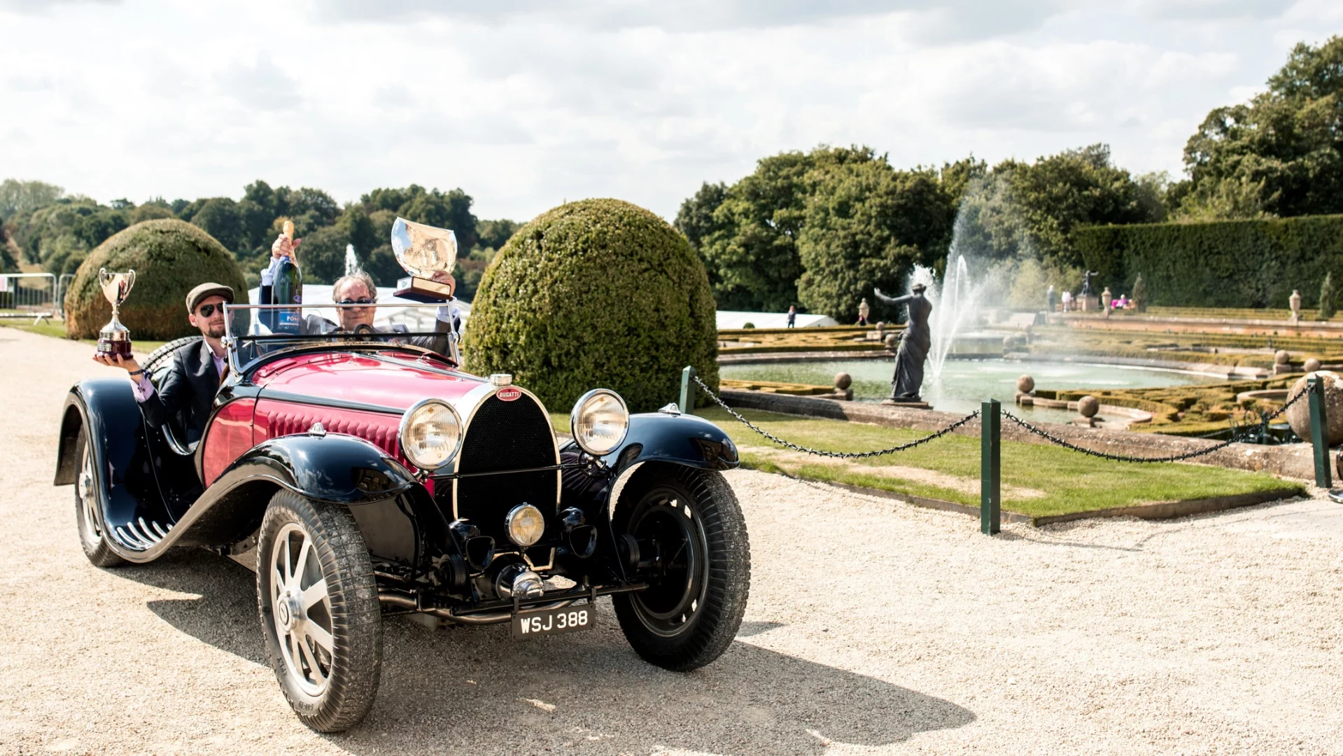The Bugatti Type 55 roadster still produced a healthy 130 hp (96 kW) at 5000 rpm, and the bare-bones two-seater made no pretences to be anything but a wickedly fast racing car for the road. Look closely and you'll see there are no doors.