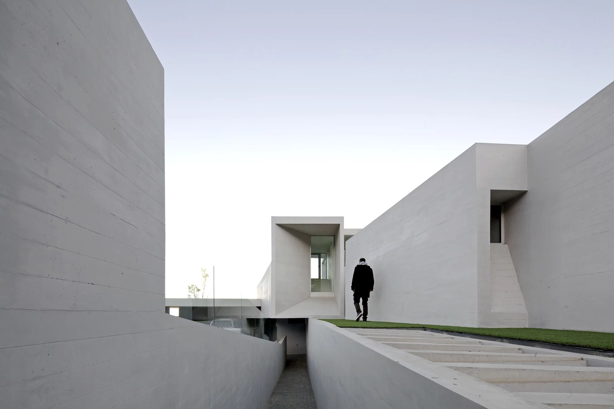 We're not sure whether or not the titanium dioxide is reducing smog in this case, but we're investigating (Photo: Nico Saieh)