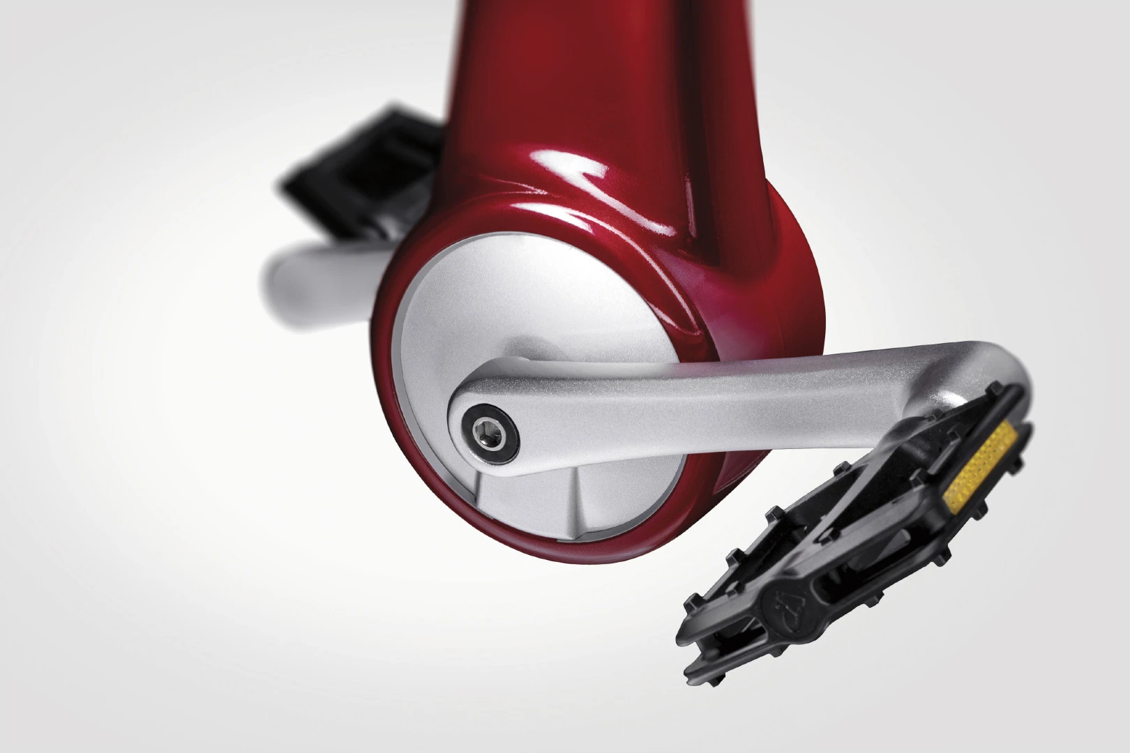 The Mando Footloose IM has an alternator in its crank, which delivers pedaling power to the bike's battery (Image: Mando)