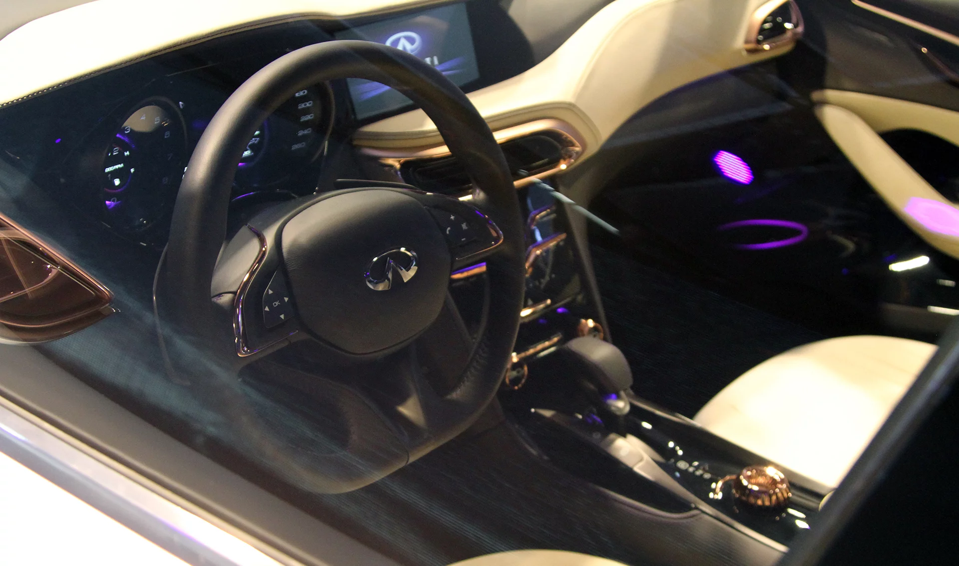 Inside the Q30 (Photo: Gizmag)