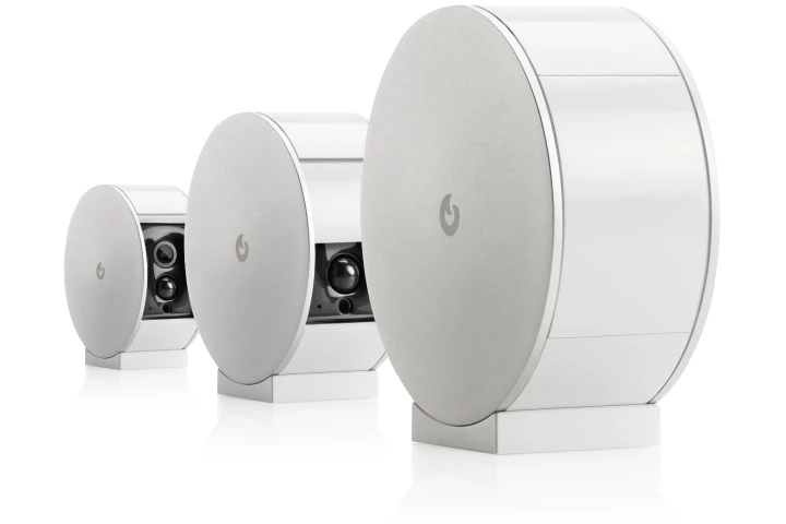 The Myfox Security Camera's motorized privacy shutter in operation