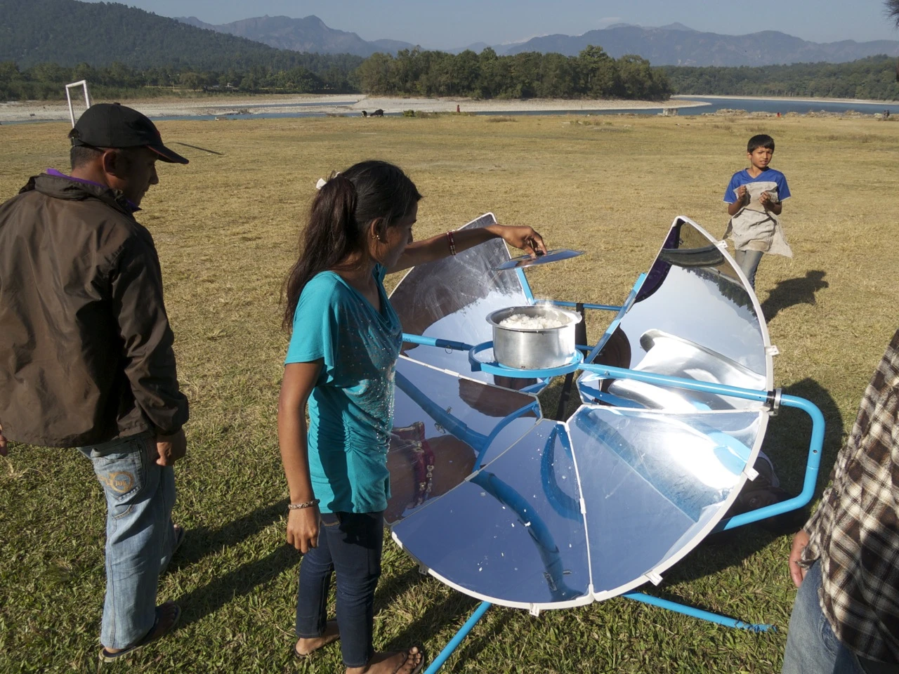 Cooking on the SolSource solar-powered grill