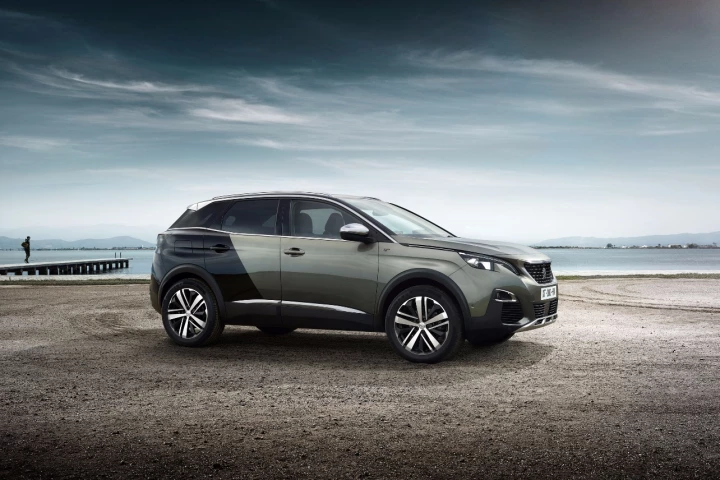 The 3008 GT can be bought with a Coupe Franche paintjob