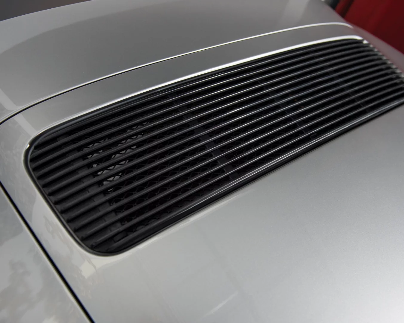 Detailing on the Porsche Writing Desk, by 3 GJB 17