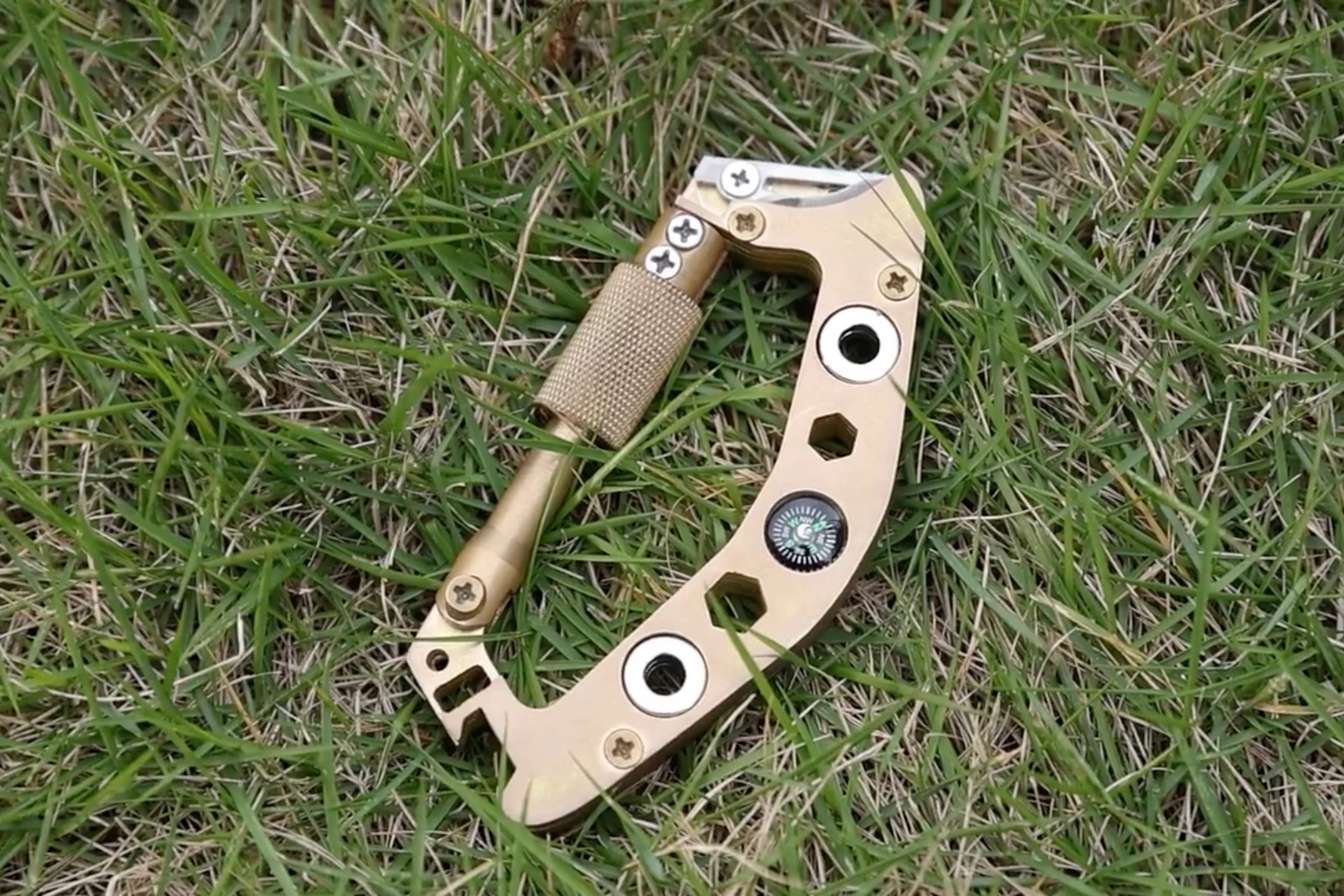 Unless you like getting lost, you probably shouldn't install both the compass and the magnets at the same time