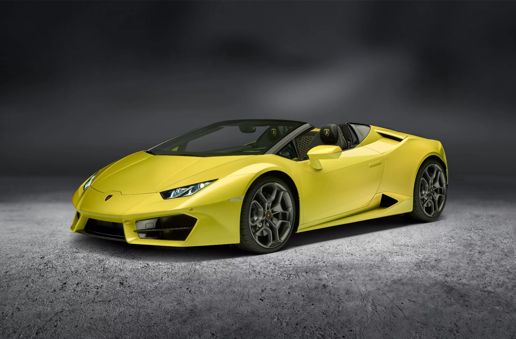 The Huracan LP580-2 Spyder loses the top, but gains even more incredible exhaust noise