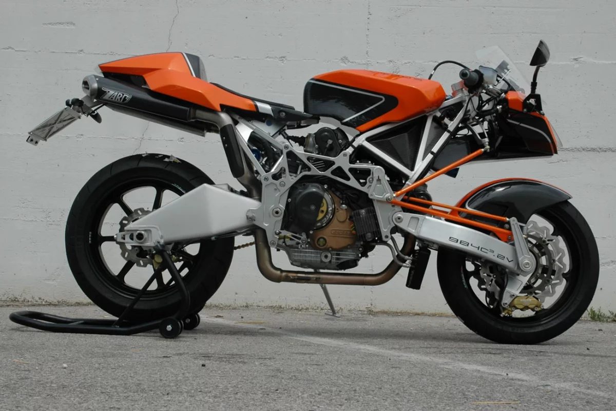 The Vyrus 987 C3 4V