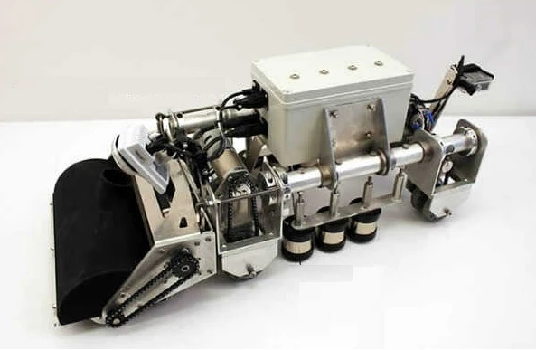 The boiler pipe climbing robot uses electromagnetic technology to adhere to metal surfaces
