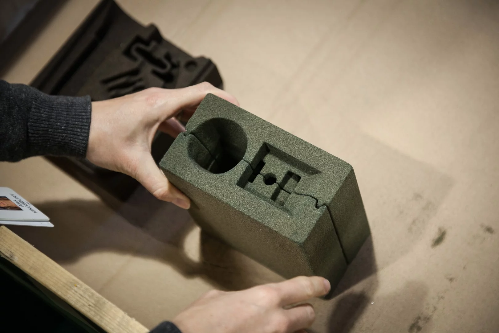 Voxeljet VX1000 sand printer - printed sand casting mold