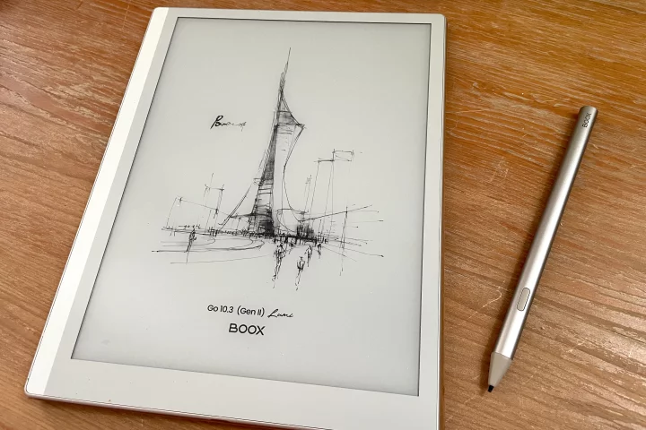 This Boox device claims its own niche between tablet and e-reader