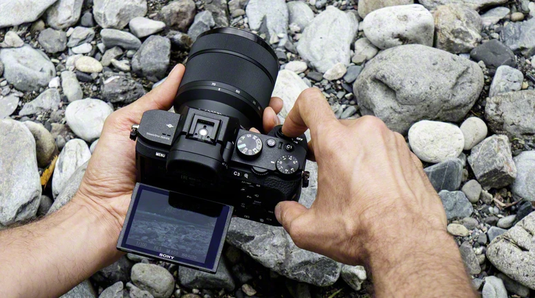A three-inch LCD monitor on the rear of the Sony A7 II has 1,229k dots and can be tilted for easier shooting in awkward positions