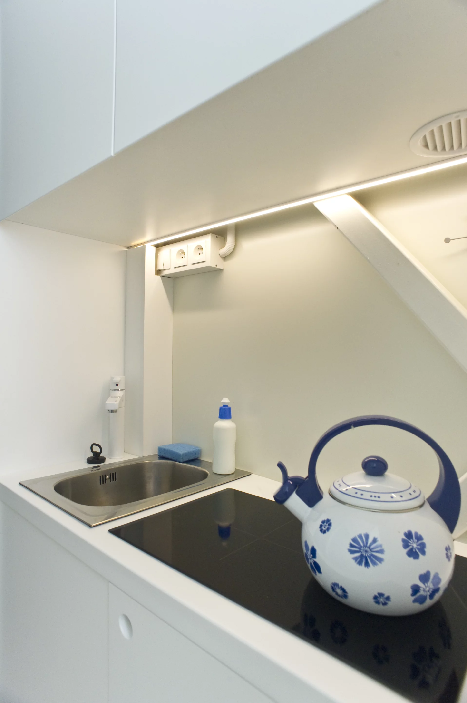 The kitchen of Keret House (Photo: Dom Kereta, © Polish Modern Art Foundation)