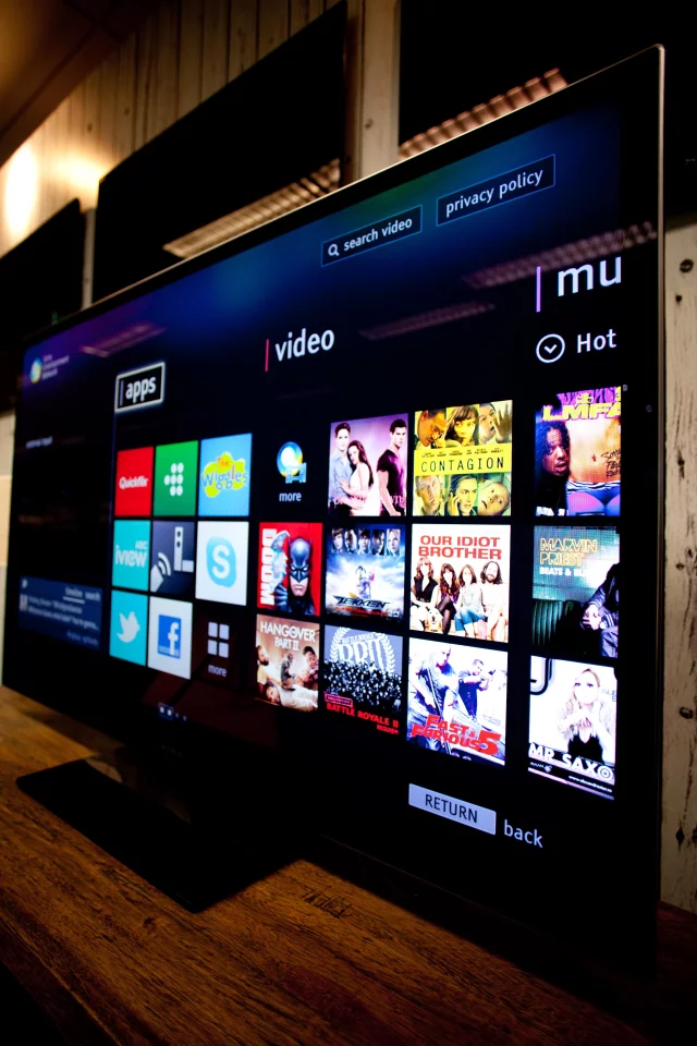 Sony's HX850 BRAVIA provides one-touch access via the BRAVIA home screen to the ony Entertainment Network and apps