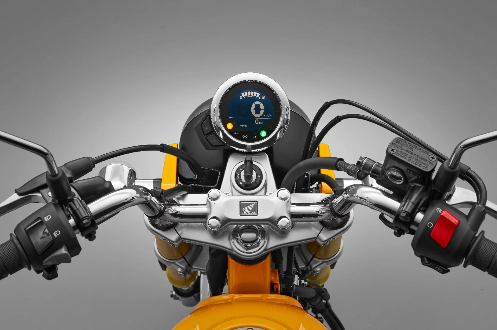 The modern digital dash of the 2018 Honda Monkey 125