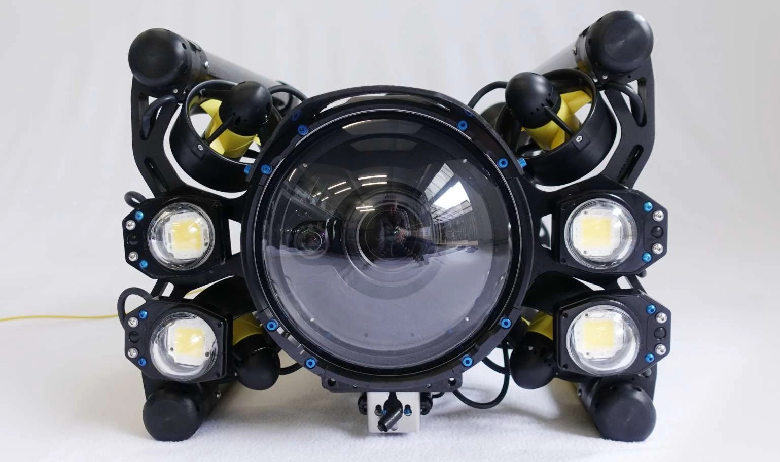 The Luna's camera shoots through either a 10-inch glass dome which is good to a depth of 80 m (262 ft) or an 8-inch acrylic dome that's good to 500 m (1,640 ft) … or 1,000 m (3,281 ft) with an upgrade