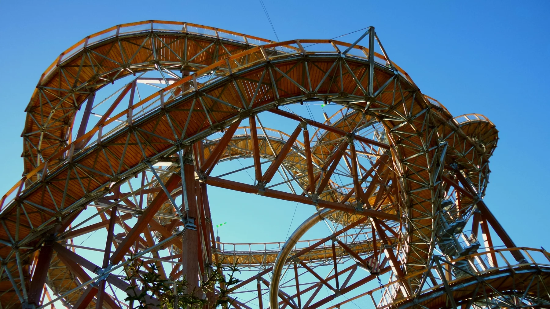 The site of the Sky Walk is very windy and often covered by clouds or fog