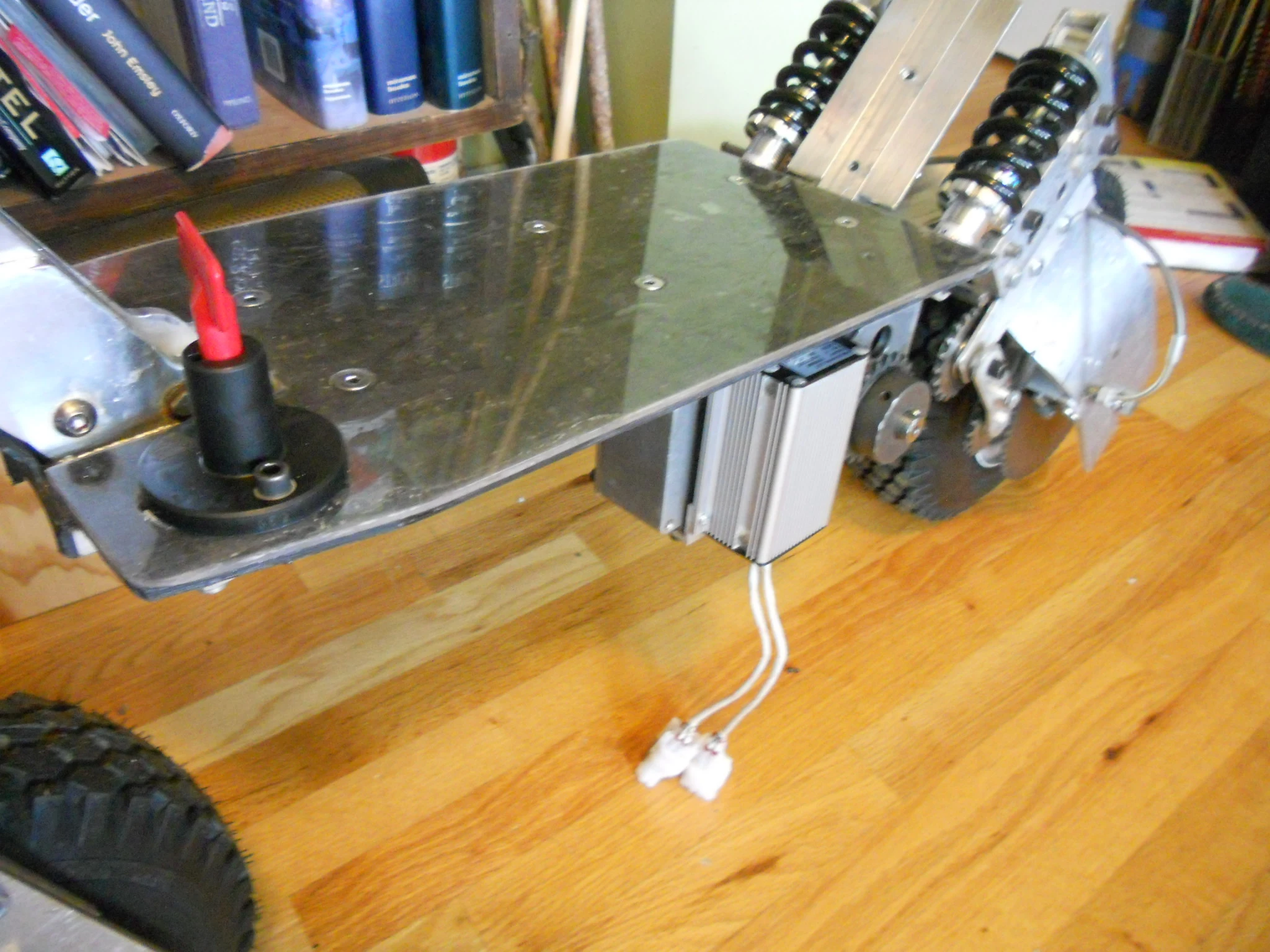 The Katz scooter is ready for its battery pack