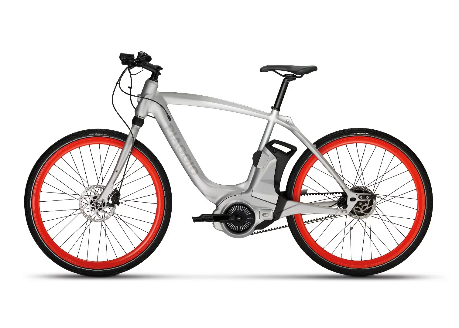 The Wi-Bikes feature Shimano hydraulic disc braking, 180 mm disc to the front and 160 mm to the rear, Continental 28-inch tires and integrated front and rear lights