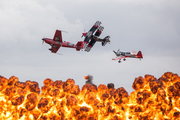 Aerobatic fireworks – the Oris Immortals strut their stuff at the Australian International Airshow (Photo: Noel McKeegan/Gizmag.com)